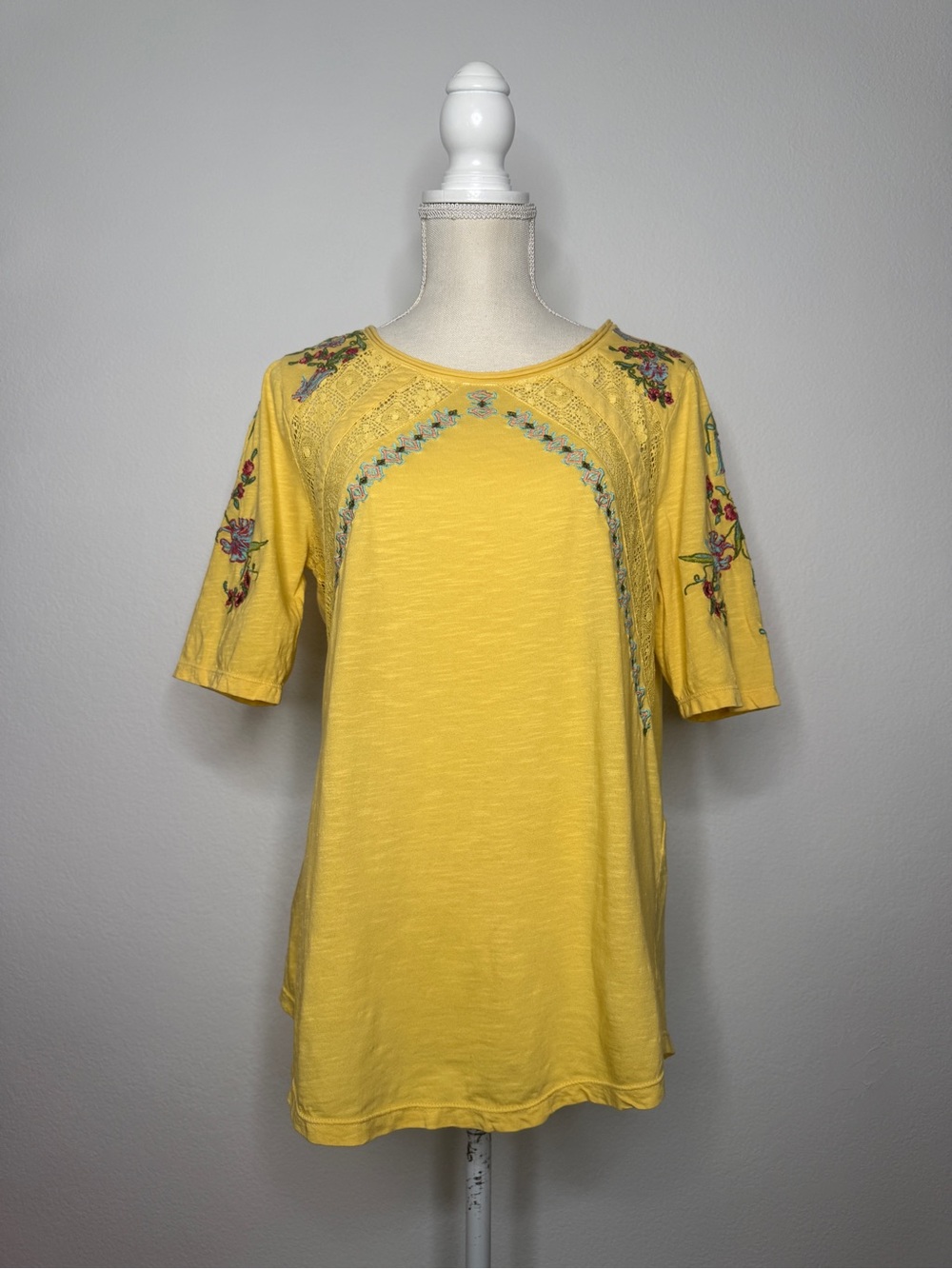 Sundance Yellow Floral Embroidered Short Sleeve Cotton Top Size M